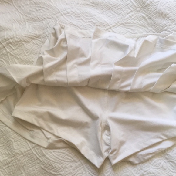 Eleven women’s tennis set - Picture 6 of 6